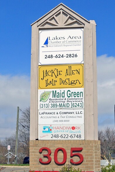 More Photos Of 305 N Pontiac Trail, Walled Lake Office For Lease