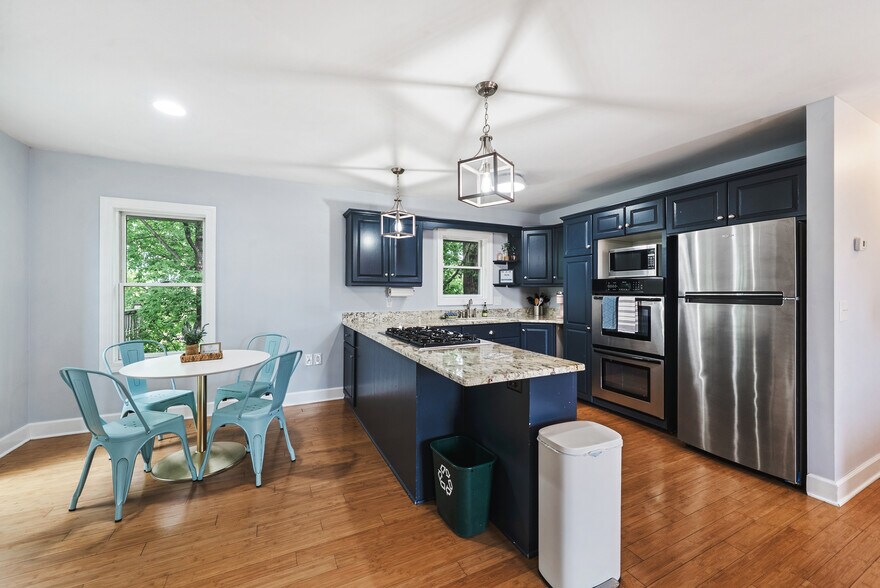 More Photos Of 371 Water St, Excelsior Hospitality For Sale