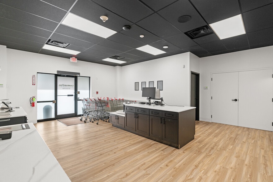 More Photos Of 4440 Walker Blvd, Knoxville Flex For Sale