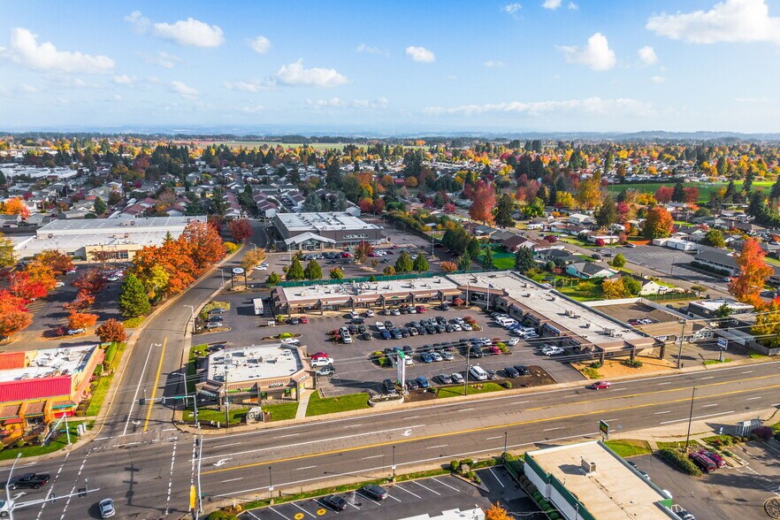 More Photos Of 3052-3090 Lancaster Dr NE, Salem Freestanding For Lease