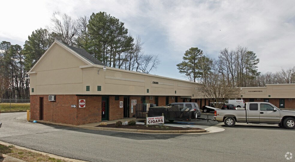 More Photos Of 7921 W Broad St, Richmond Flex For Lease