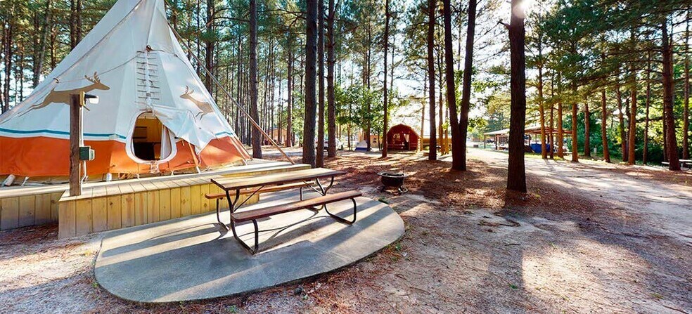 More Photos Of 745 FM 343 E, Rusk Trailer Camper Park For Sale