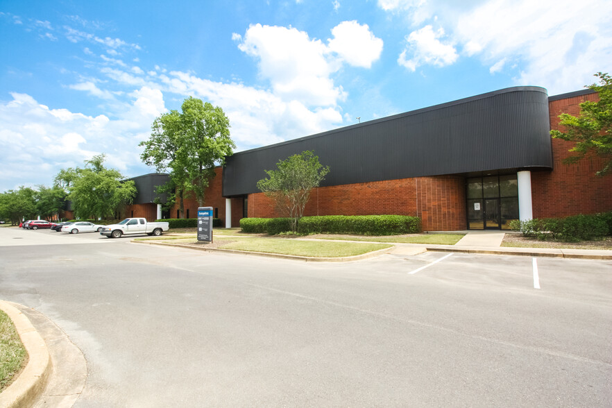 Primary Photo Of 4650 Shelby Air Park Dr, Memphis Warehouse For Lease