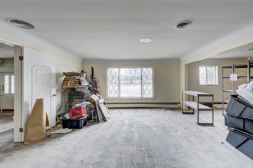 More Photos Of 23919 John R Rd, Hazel Park Freestanding For Sale