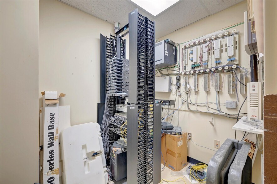 More Photos Of 1614 25th St, Bedford Medical For Lease