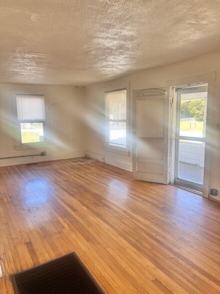 More Photos Of 640 36th St NW, Roanoke Apartments For Sale