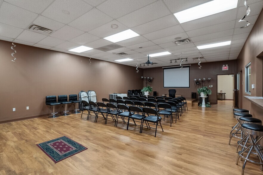 More Photos Of 1288 Sycamore View Rd, Memphis Medical For Sale