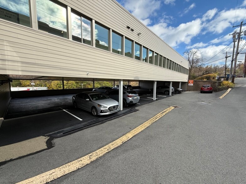 More Photos Of 1665 Washington Rd, Pittsburgh General Retail For Lease