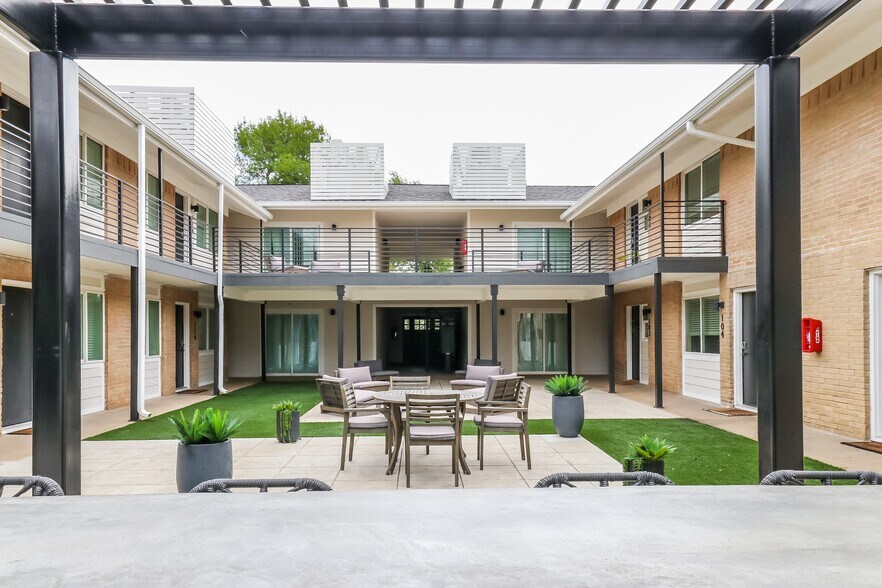 More Photos Of 425 N Rosemont Ave, Dallas Apartments For Sale