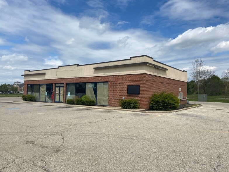 More Photos Of 3624 S Nappanee St, Elkhart Service Station For Lease