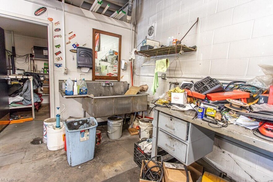 More Photos Of 2362 S Canal St, Newton Falls Storefront For Sale