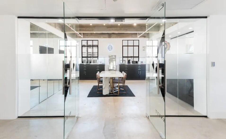 More Photos Of 742-748 S Hill St, Los Angeles Loft Creative Space For Lease
