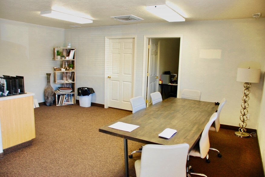 More Photos Of 1455-1463 W Center St, Orem Showroom For Lease