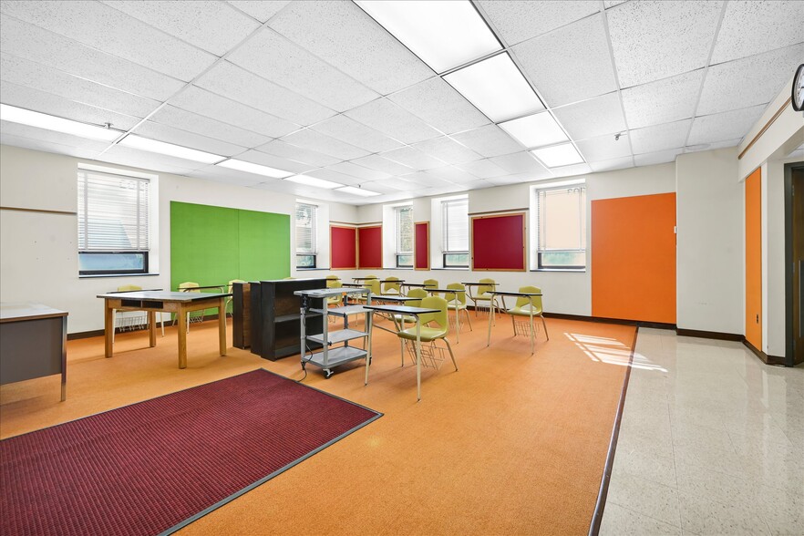 More Photos Of 2389 Main St, Northampton Office For Sale