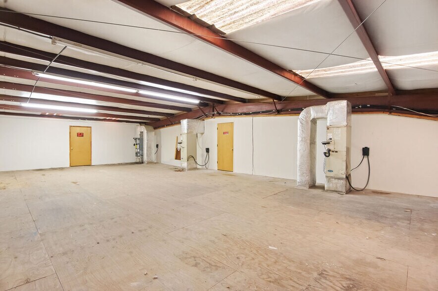 More Photos Of 1197 Piney Green Rd, Jacksonville Auto Repair For Lease