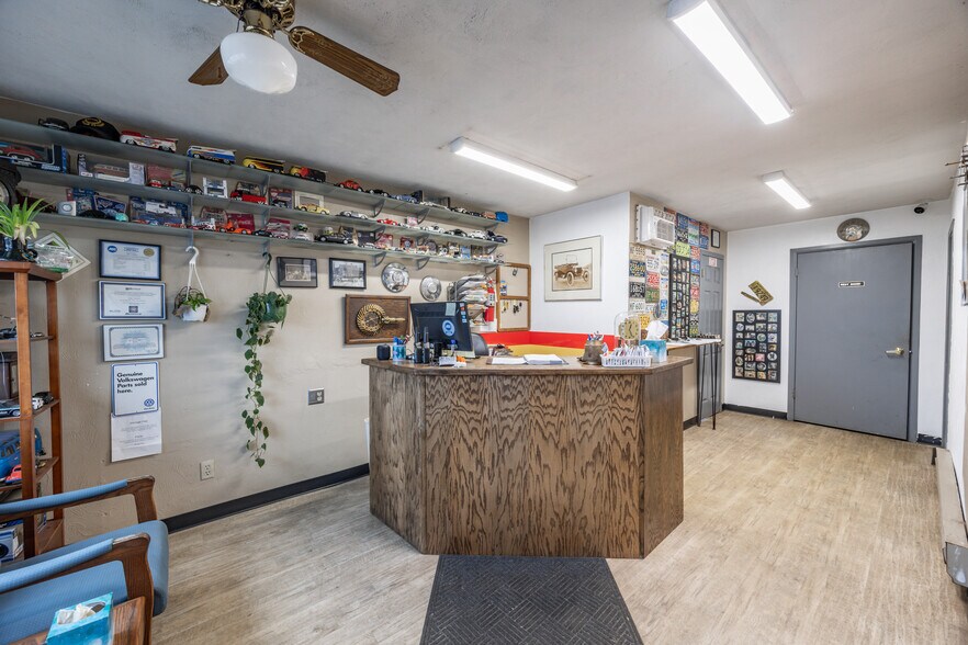 More Photos Of 2584 Post Rd, Plover Specialty For Sale