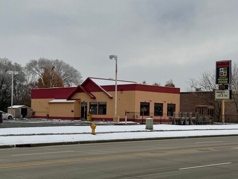 More Photos Of 2070 S Koeller St, Oshkosh Restaurant For Sale