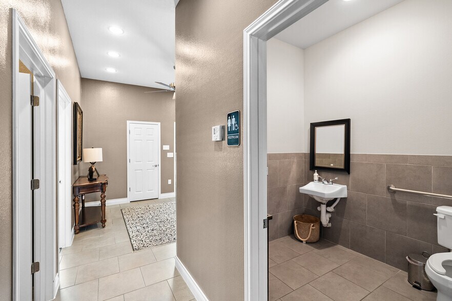 More Photos Of 1490 Rusk Rd, Round Rock Coworking Space