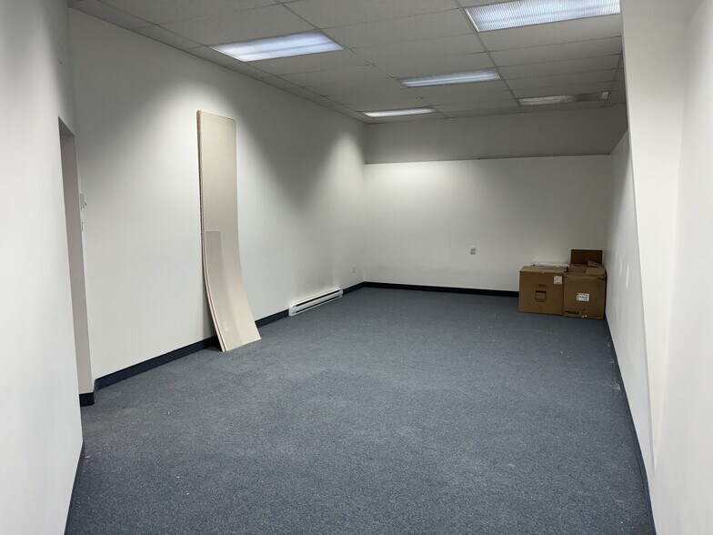 More Photos Of 16 Rue Saint-Paul O, Sainte-agathe-des-monts Healthcare For Lease