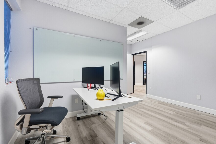 More Photos Of 3401 E Harbour Dr, Phoenix Light Manufacturing For Lease