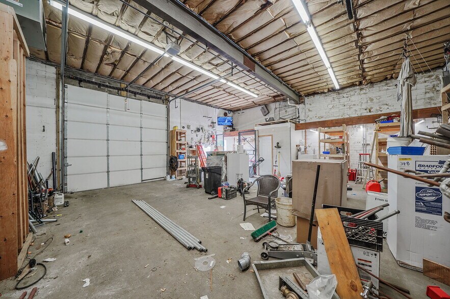 More Photos Of 93 N Clinton Ave, Bay Shore Warehouse For Sale