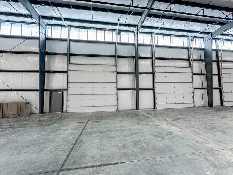 More Photos Of 4148 Highway 144, Owensboro Distribution For Lease