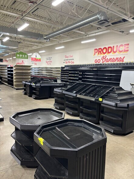 More Photos Of 4760-4844 Everhard Rd, Canton Storefront For Lease