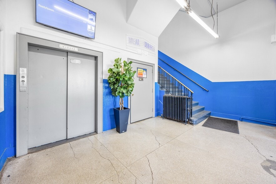 More Photos Of 184-10-184-60 Jamaica Ave, Jamaica Manufacturing For Lease