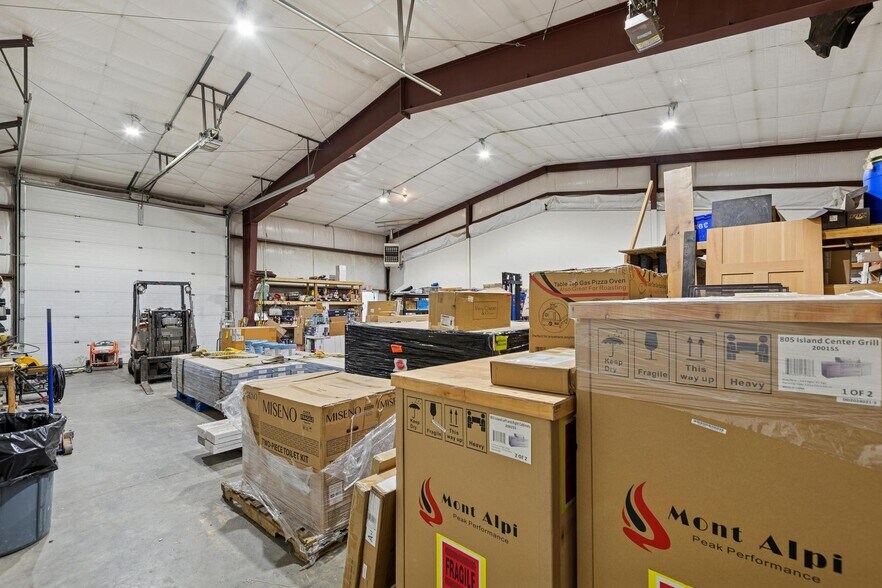 More Photos Of 201 United Dr, Kalispell Light Manufacturing For Lease
