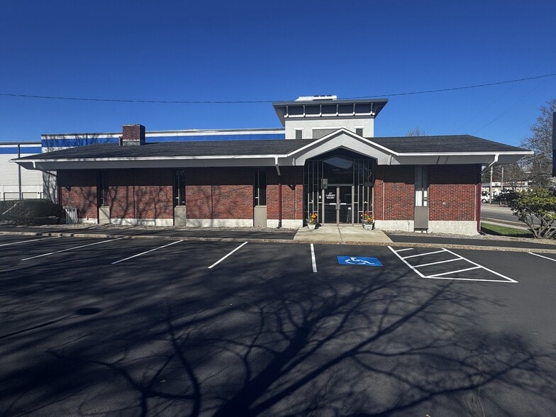 More Photos Of 70 Queen City Ave, Manchester Office For Sale
