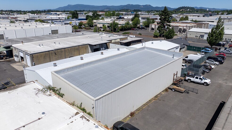 More Photos Of 1010 Wilson St, Eugene Warehouse For Sale
