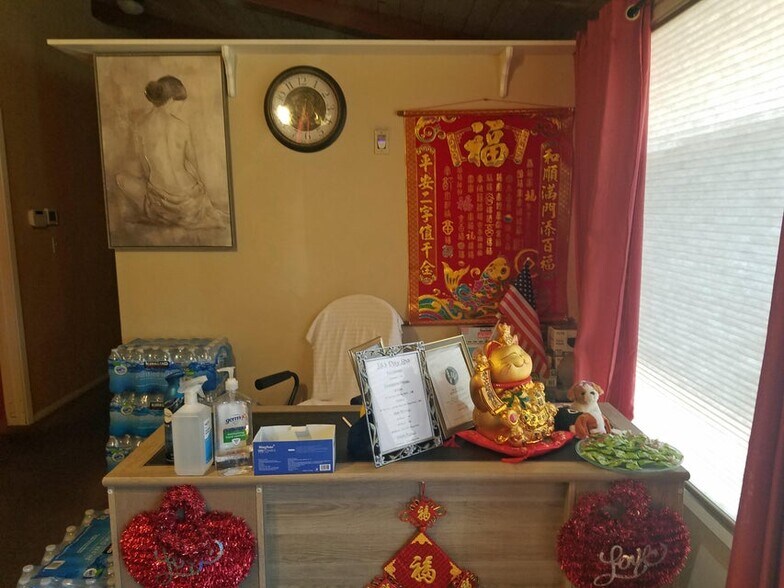 More Photos Of 519 S Riverside Ave, Medford Office Residential For Sale