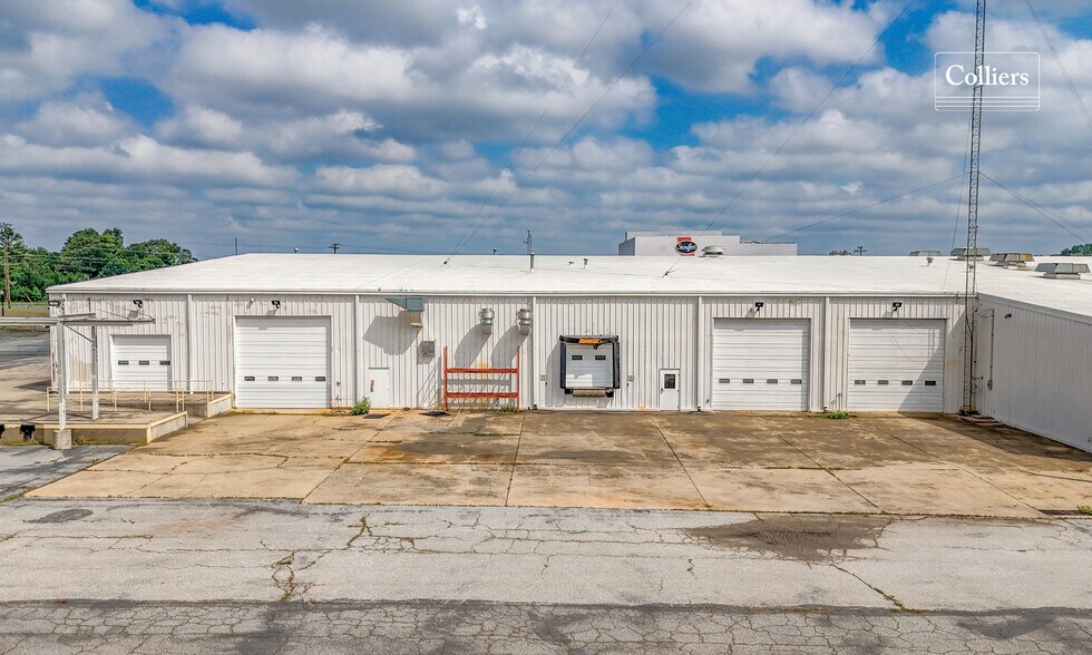 More Photos Of 811 Hamrick St, Gaffney Warehouse For Sale