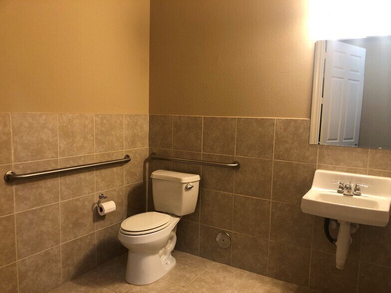 More Photos Of 4501 Cartwright Rd, Missouri City Medical For Lease