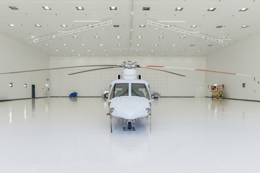 More Photos Of 3495 N Lakewood Blvd, Long Beach Warehouse For Lease