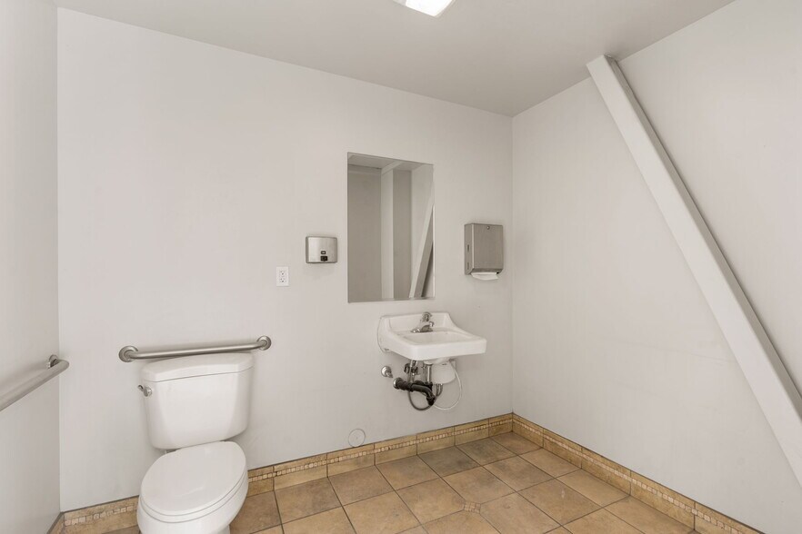 More Photos Of 1166 S Sage Dr, Cedar City Storefront For Lease