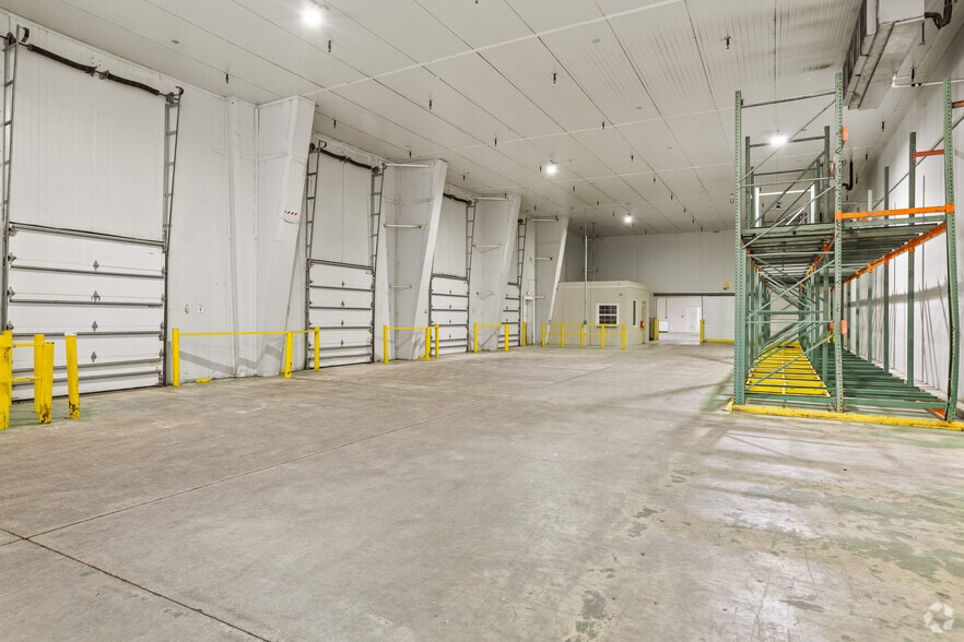 More Photos Of 4003 Seminole Pratt Whitney Rd, City Of Westlake Refrigeration Cold Storage For Lease