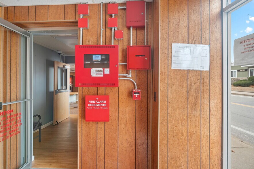 More Photos Of 1072 Main St, West Warwick Office For Sale