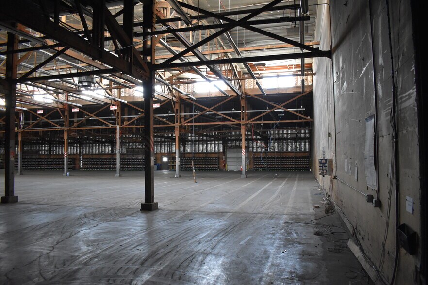 More Photos Of 884 W 2nd St, Ogden Warehouse For Lease