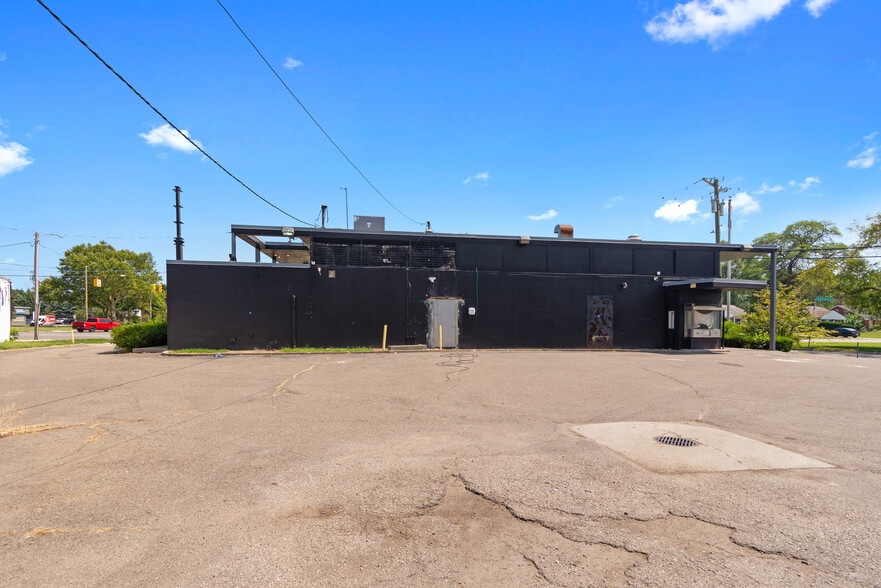 More Photos Of 18901 Kelly Rd, Detroit Bank For Sale