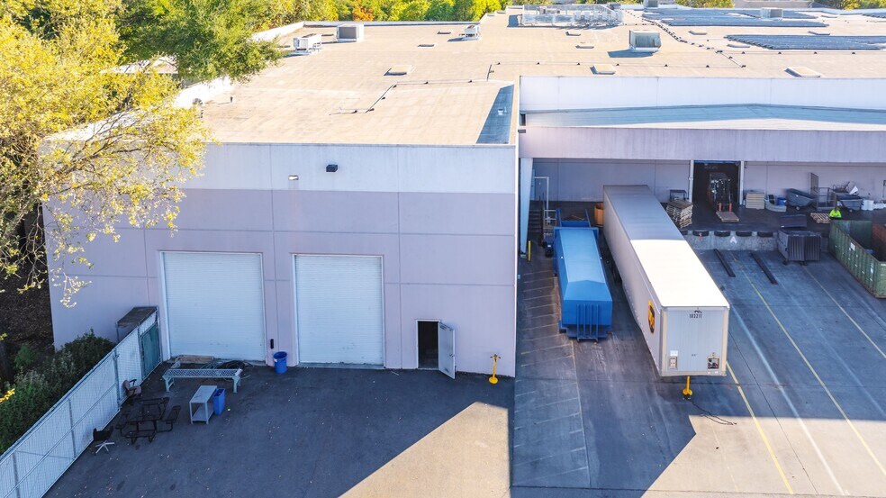 More Photos Of 205 Concourse Blvd, Santa Rosa Distribution For Sale