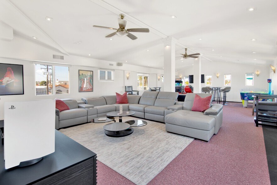 More Photos Of 5121 E Ocean Blvd, Long Beach Apartments For Sale