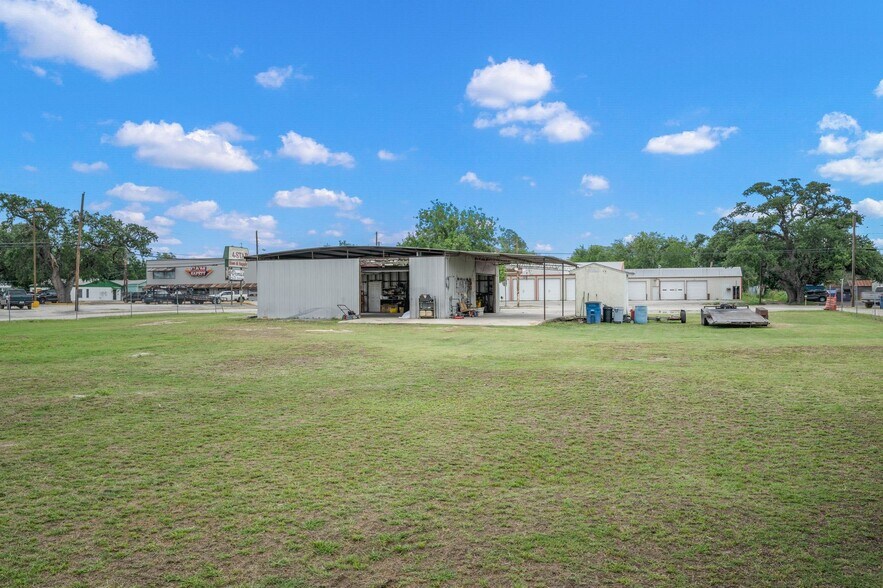 More Photos Of 1421 2nd St, Pleasanton Auto Repair For Sale