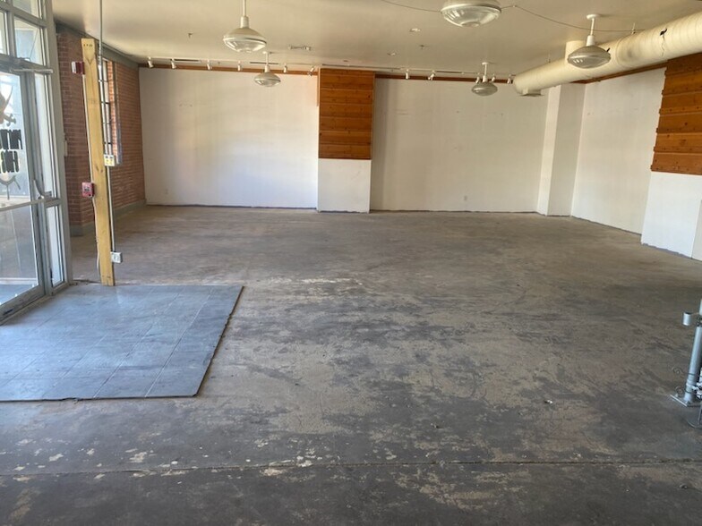 More Photos Of 2315 Harborside Dr, Galveston General Retail For Sale