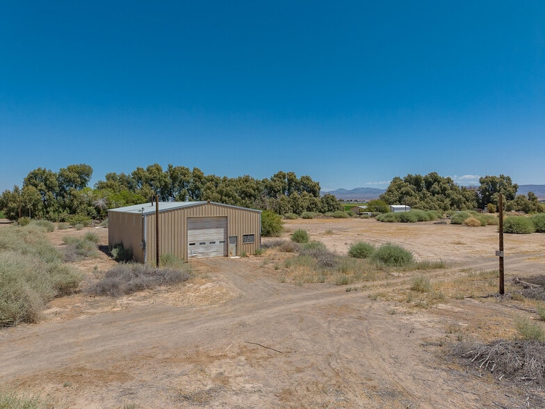 More Photos Of 9512 S Evans Ln, Mohave Valley Warehouse For Sale