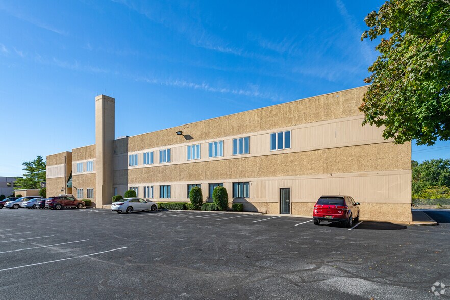 More Photos Of 240 N James St, Newport Office For Lease