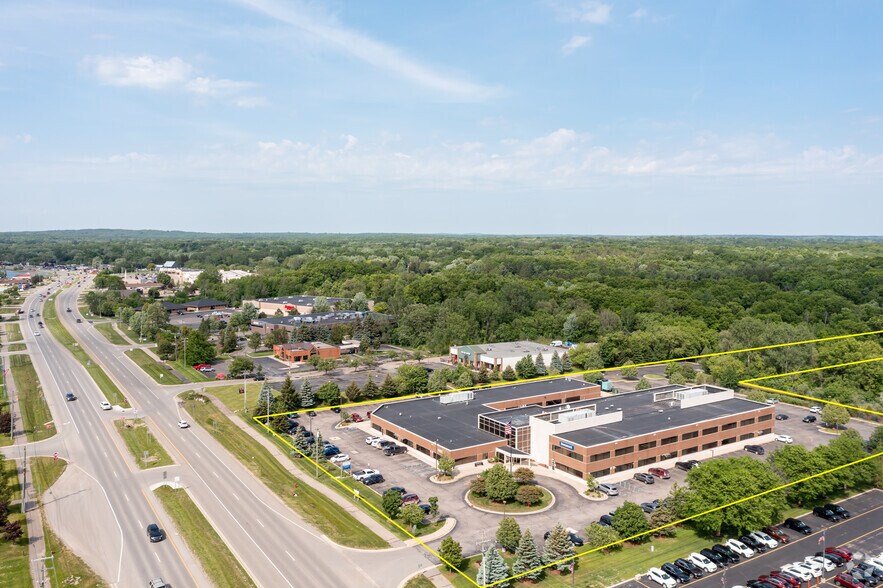 More Photos Of 1455 S Lapeer Rd, Lake Orion Hospital For Lease