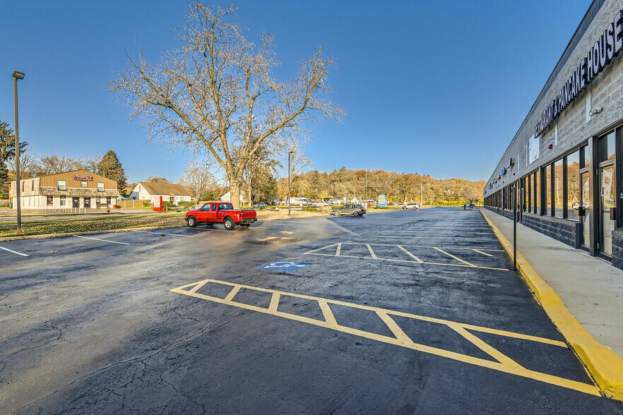 More Photos Of 1201-1231 S Main St, Algonquin Unknown For Lease