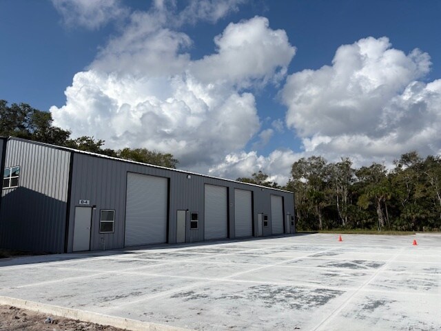 More Photos Of 790 U.S. Rte 1, Oak Hill Light Distribution For Lease