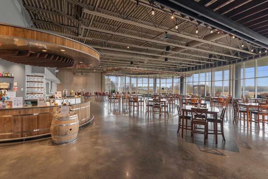 More Photos Of 600 Kenseth Way, Cambridge General Retail For Sale